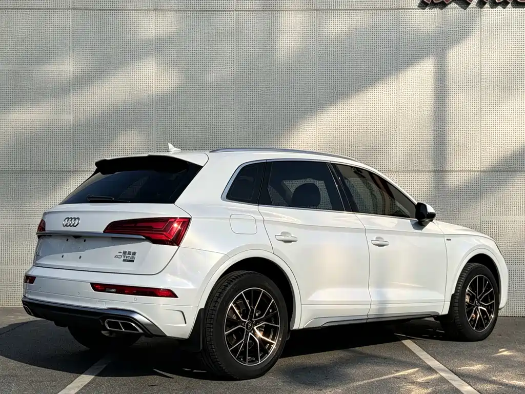 Audi Q5 L 40 T Fashion Dynamic