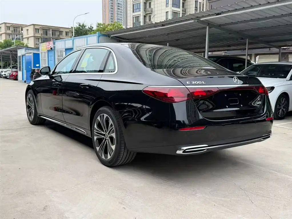 Mercedes-Benz E-Class 奔驰E级 2026款 改款 E 300 L 豪华型