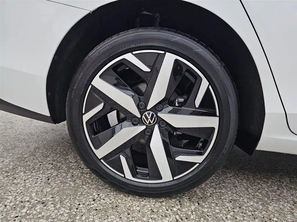 Lamando Lamando L 280 TSI DSG Spicy Cool