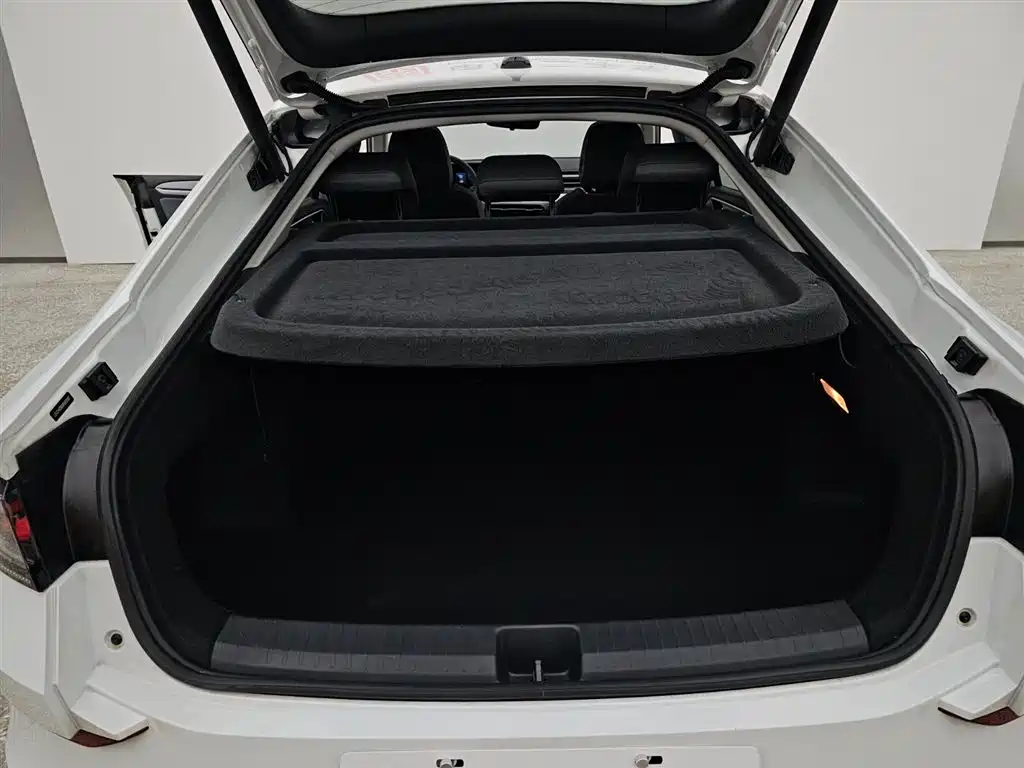Lamando Lamando L 280 TSI DSG Spicy Cool