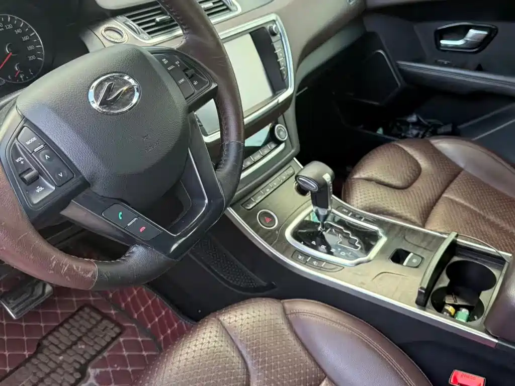 Landwind X7 2.0 T Panoramic Distinguished