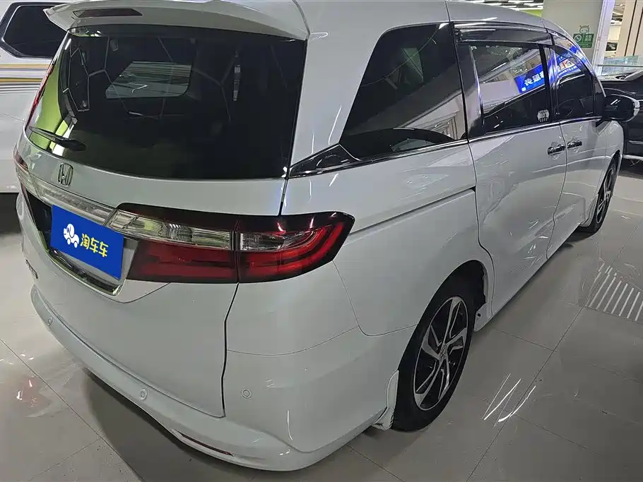 Odyssey 2.4 L Luxury
