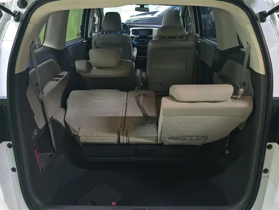 Odyssey 2.4 L Luxury