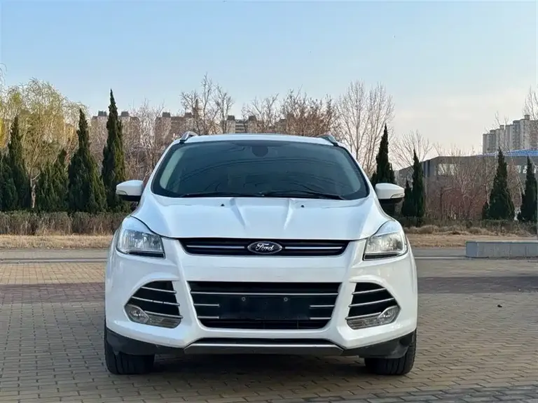 Ford Kuga 1.6 L GTDi 2 WD Style