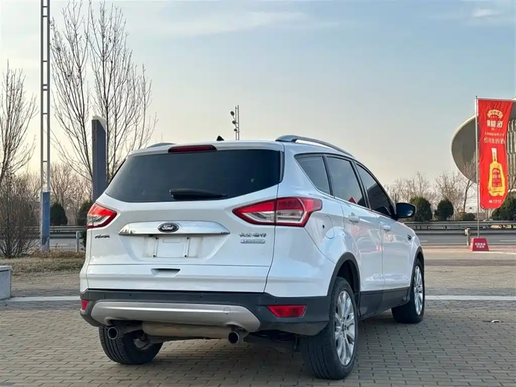 Kuga 1.6 L GTDi 2 WD Style