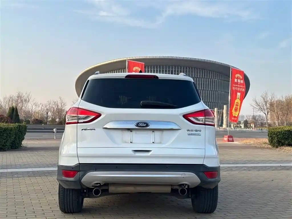 Kuga 1.6 L GTDi 2 WD Style