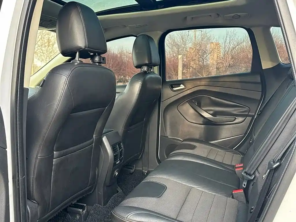 Kuga 1.6 L GTDi 2 WD Style