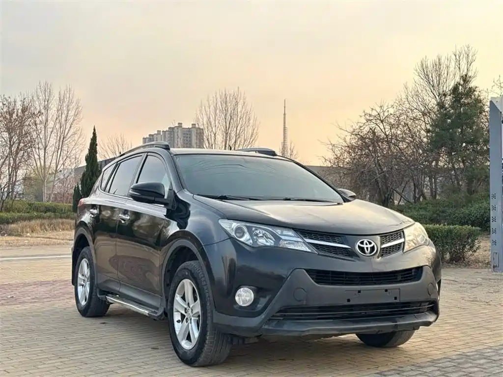RAV4 2.0 L CVT 4 WD New Sharp
