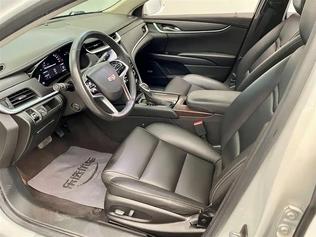 Cadillac XTS 28 T Tech