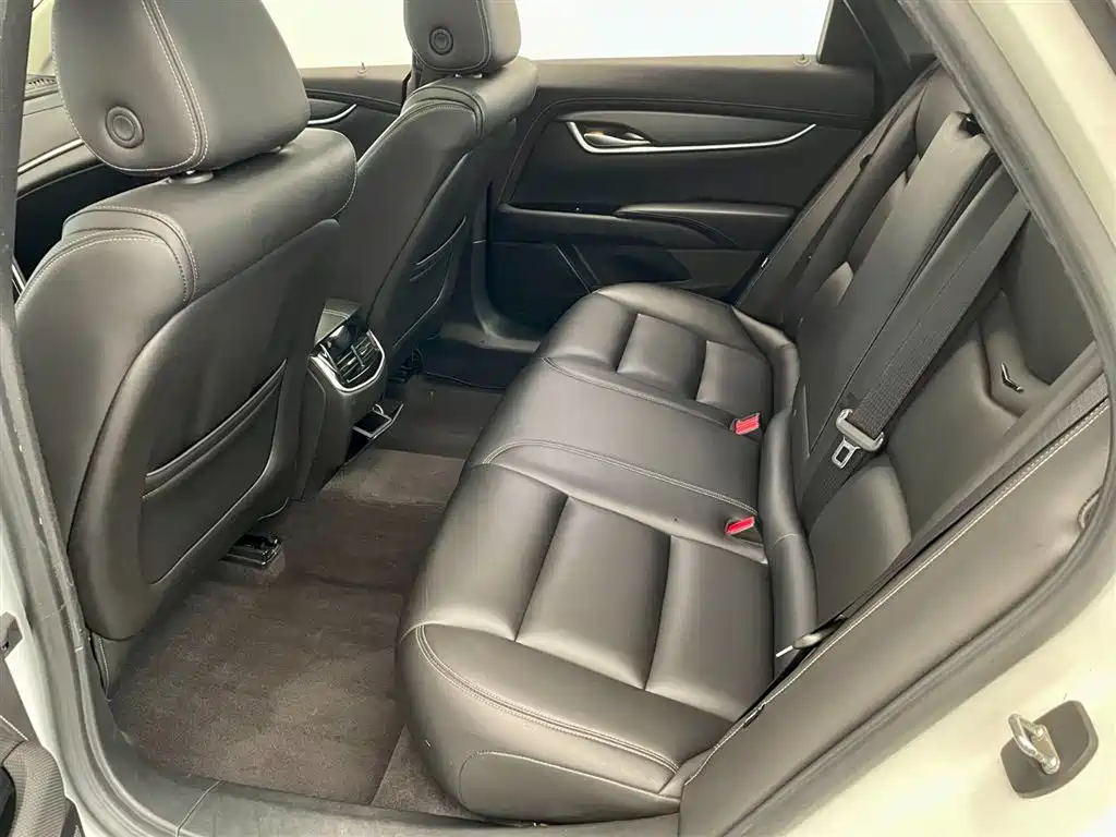 Cadillac XTS 28 T Tech