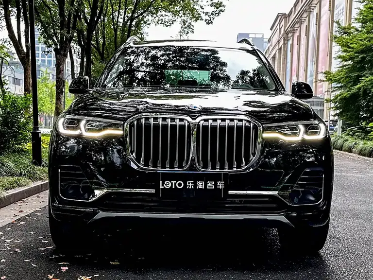 BMW X7 xDrive40 i Leading Luxury Package