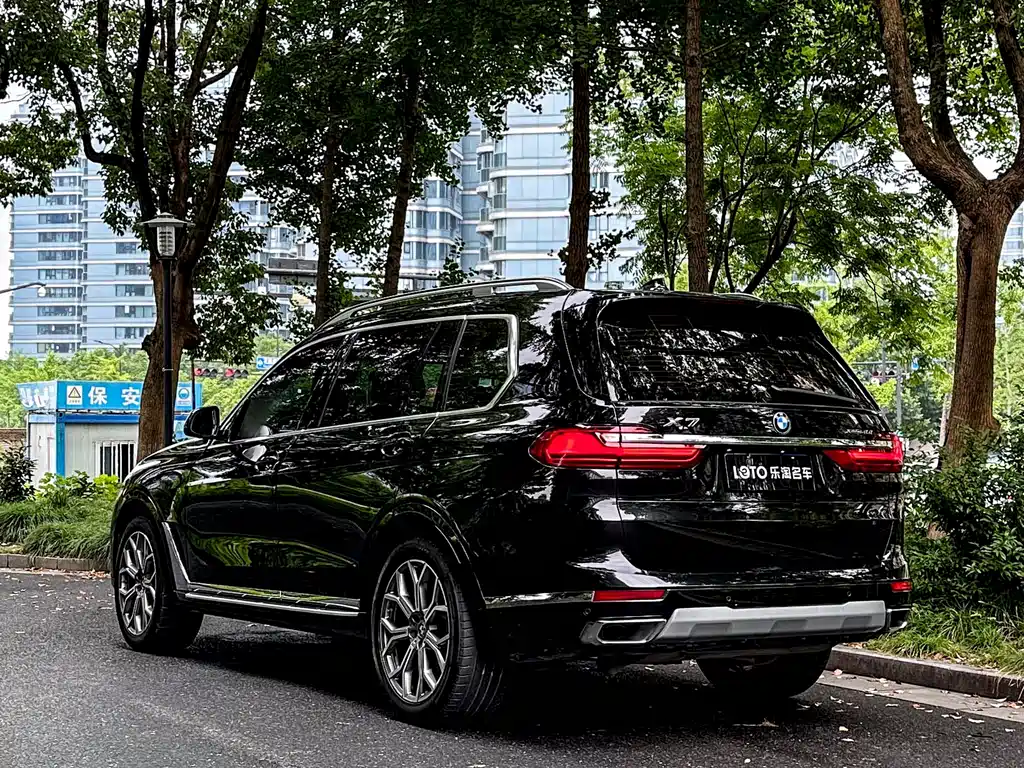 BMW X7 xDrive40 i Leading Luxury Package
