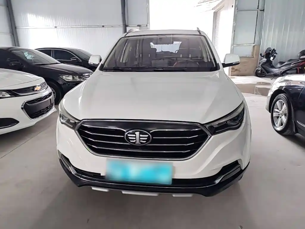 Besturn X40 奔腾X40 2017款 1.6 L 手动豪华型
