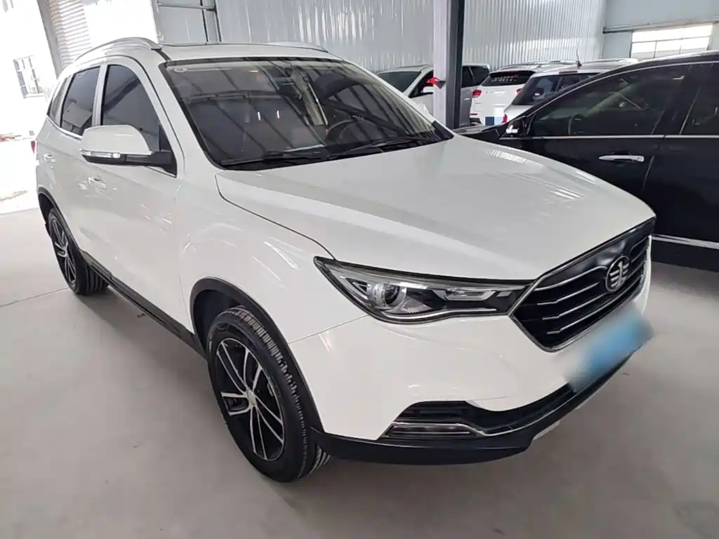 Besturn X40 奔腾X40 2017款 1.6 L 手动豪华型