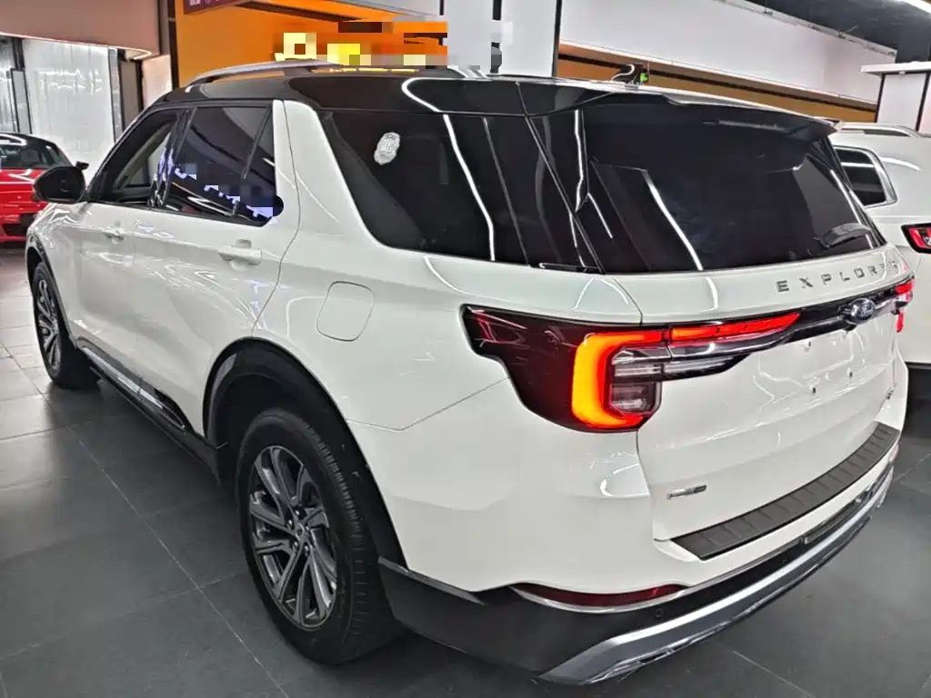 Explorer EcoBoost 285 4 WD Style plus 6-seat