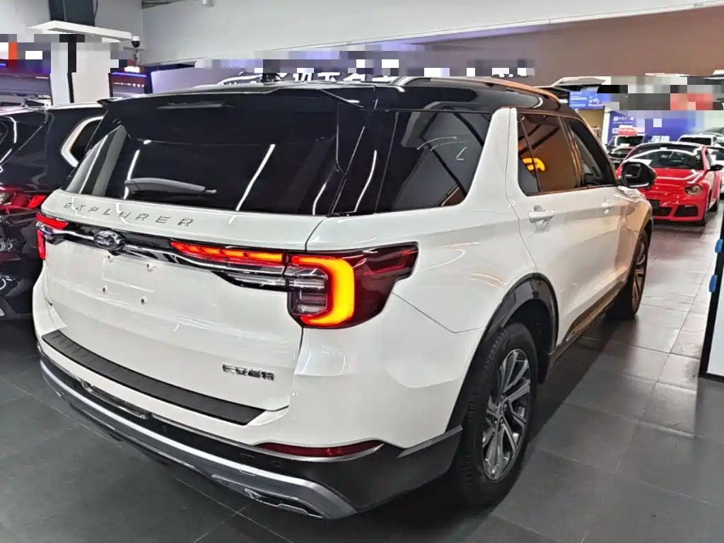 Explorer EcoBoost 285 4 WD Style plus 6-seat