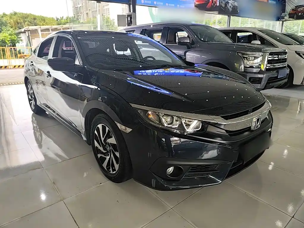Civic 220 TURBO CVT Luxury