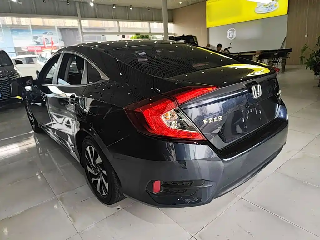 Civic 220 TURBO CVT Luxury