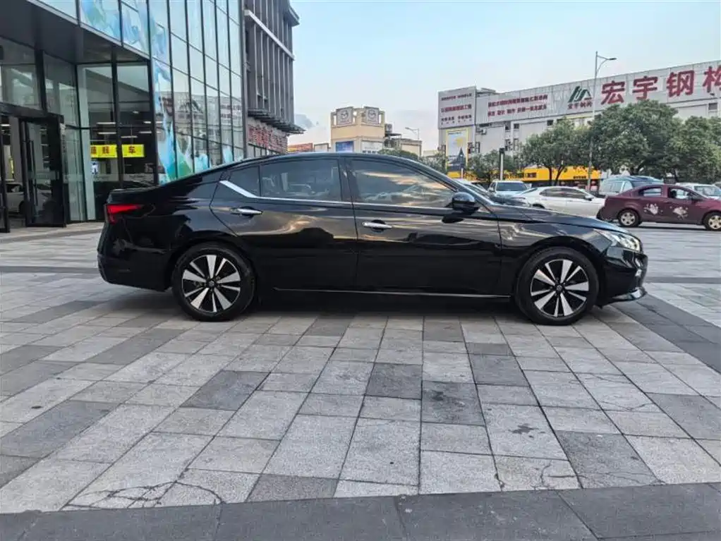 Teana 2.0 L XL Comfort