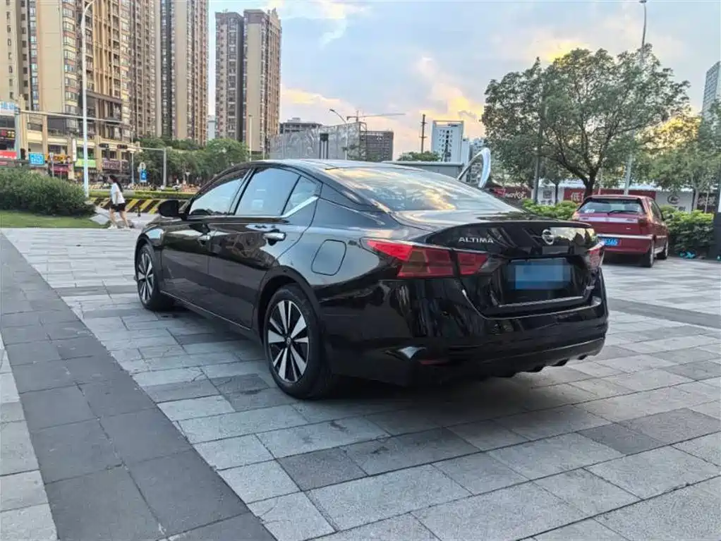 Teana 2.0 L XL Comfort
