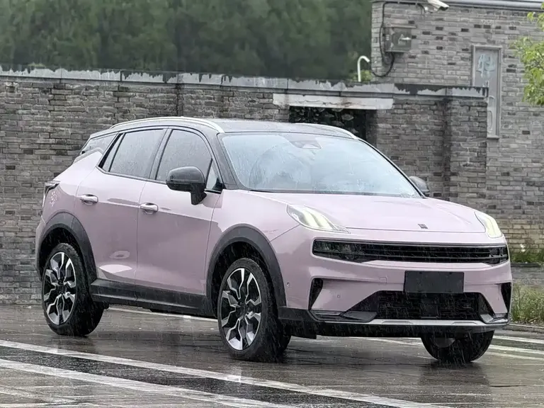 Lynk & Co 06 1.5 T Shero Pink Special Edition