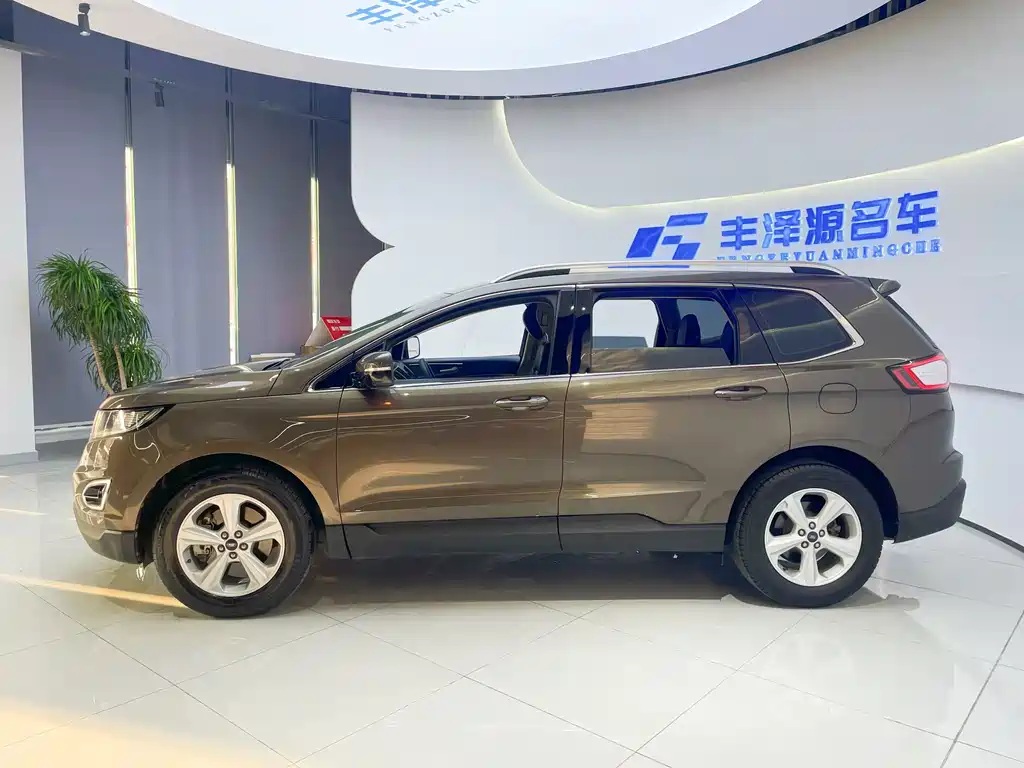 Edge EcoBoost 245 2 WD Elite Sharp 5-seat CN-V