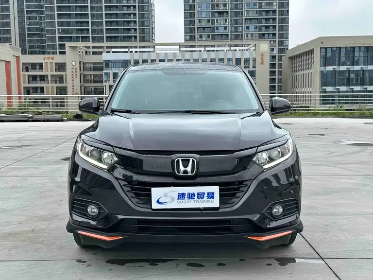 Honda Vezel 1.5 L CVT Phantom Night · Pioneer