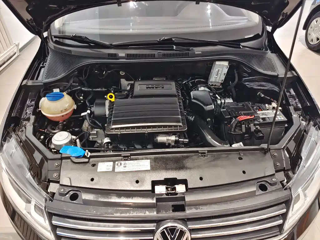 Santana 1.5 L Manual Style