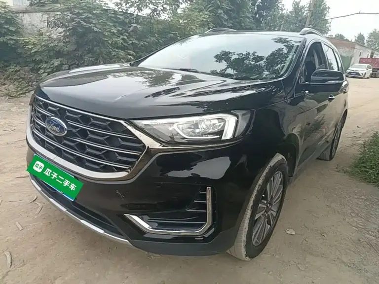 Ford Edge PLUS EcoBoost 245 2 WD Platinum Sharp 5-seat