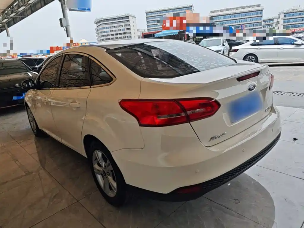 Focus Sedan 1.6 L Auto Comfort Smart Travel