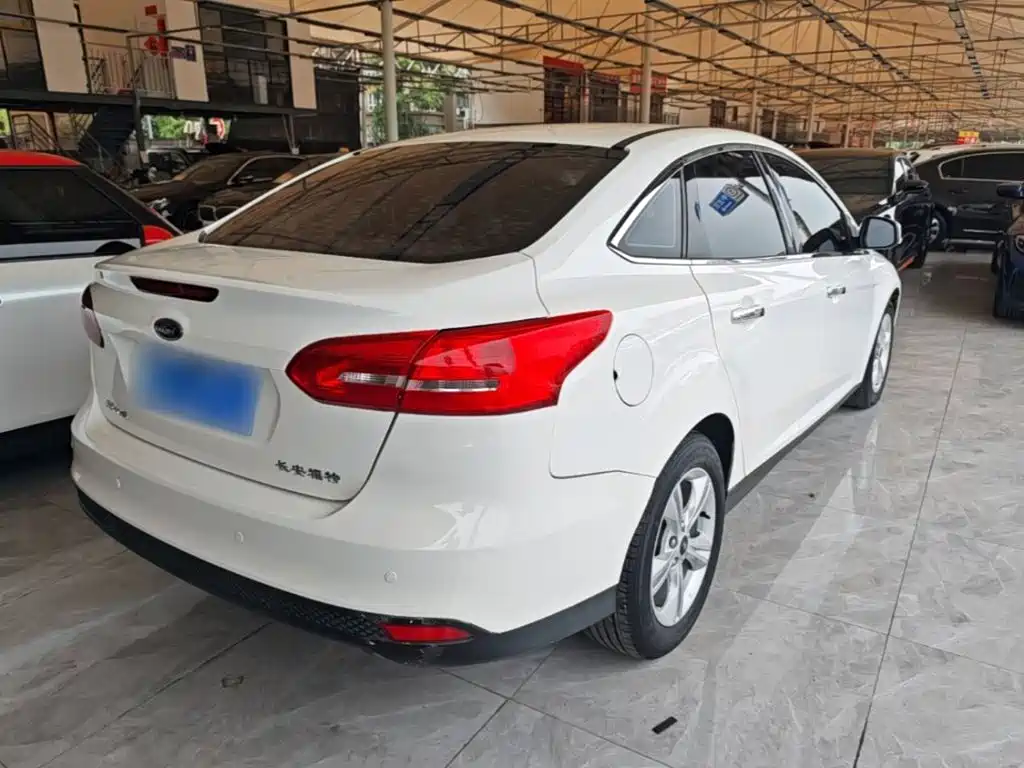 Focus Sedan 1.6 L Auto Comfort Smart Travel