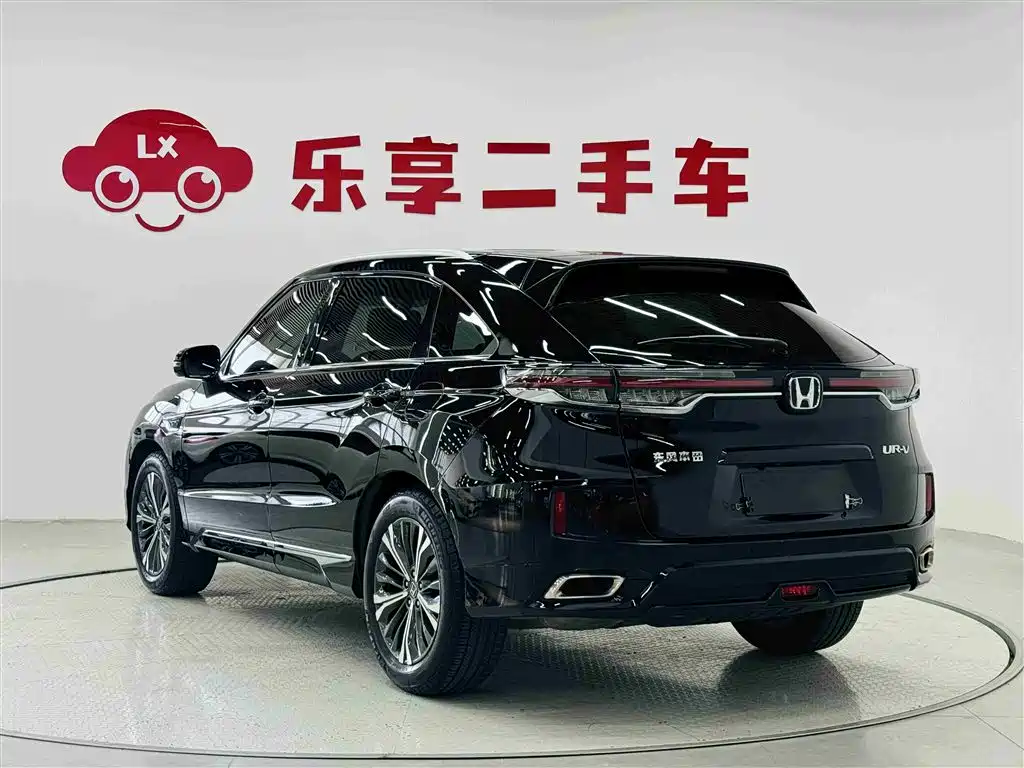 Honda UR-V 370 TURBO 2 WD Graceful