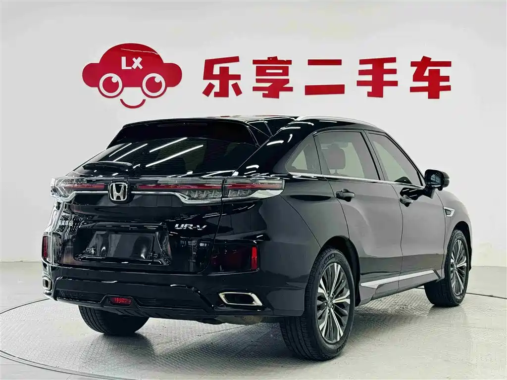 Honda UR-V 370 TURBO 2 WD Graceful