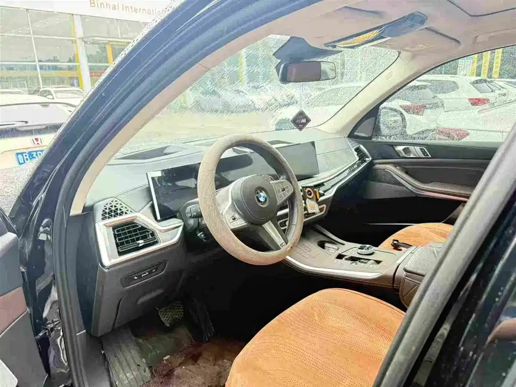 BMW X5 xDrive 30 Li Premium M Sport Night Package