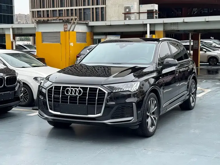 Audi Q7 55 TFSI quattro S line Distinguished