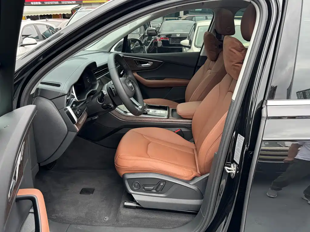 Audi Q7 55 TFSI quattro S line Distinguished