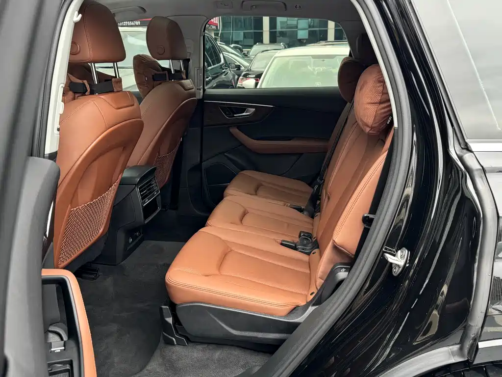 Audi Q7 55 TFSI quattro S line Distinguished