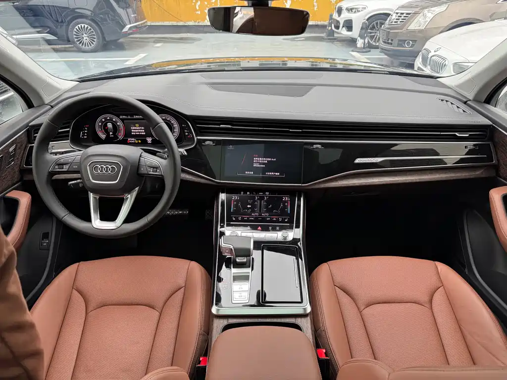 Audi Q7 55 TFSI quattro S line Distinguished