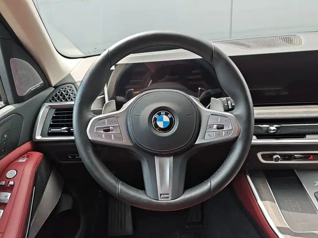 BMW X5 xDrive 30 Li Premium M Sport Night Package