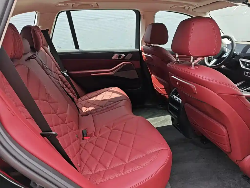 BMW X5 xDrive 30 Li Premium M Sport Night Package