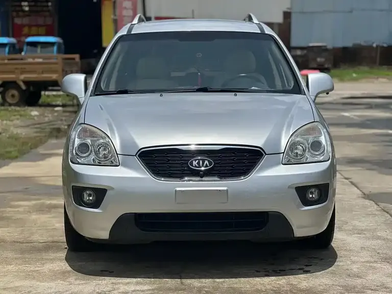 Kia Carens 佳乐 2011款 2.0 L 7座自动标准版