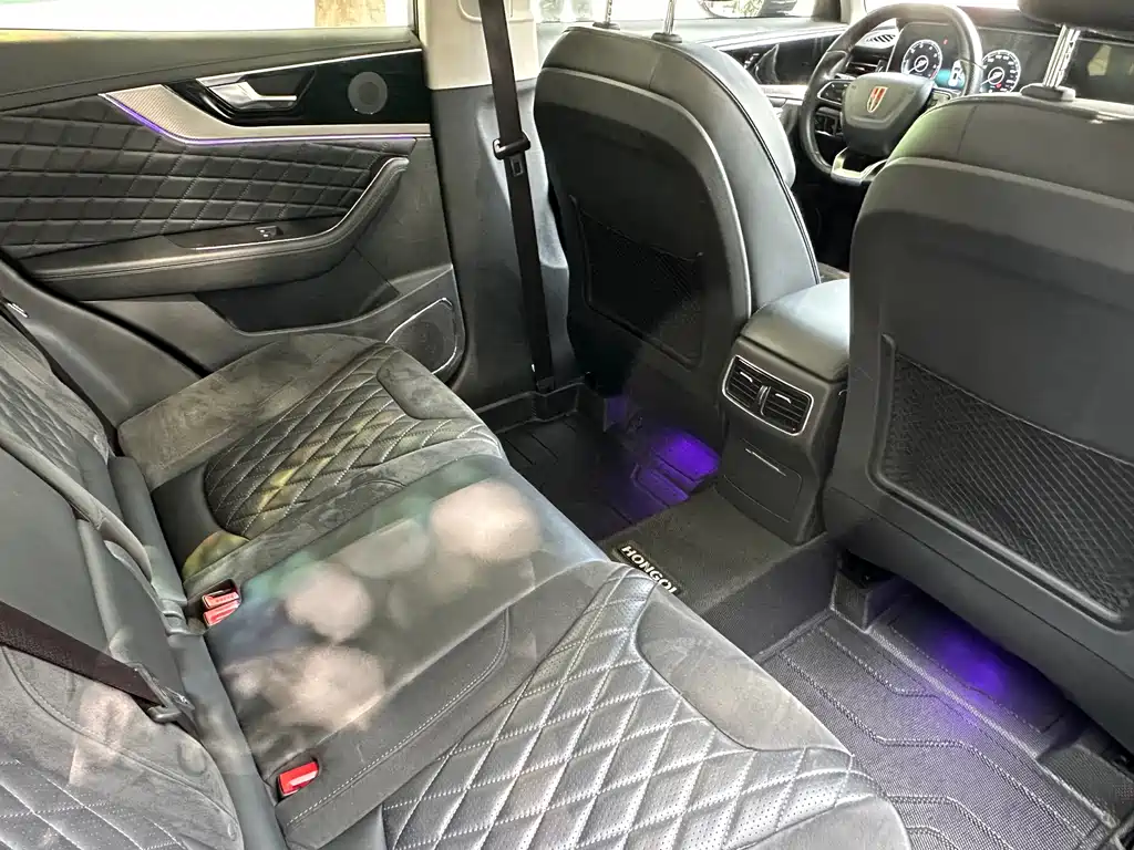 Hongqi HS5 2.0 T Connected Flagship Enjoyment