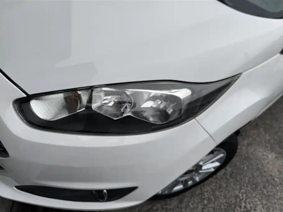 Fiesta Hatchback 1.5 L Auto Fashionable