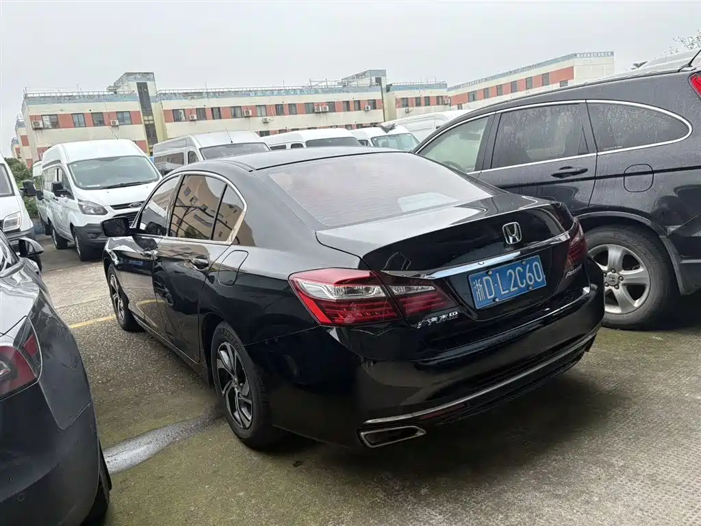 Accord 2.0 L Comfort