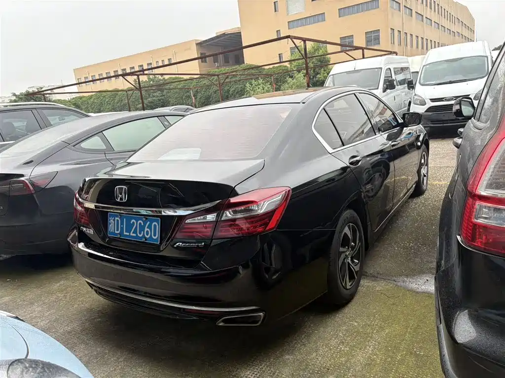Accord 2.0 L Comfort