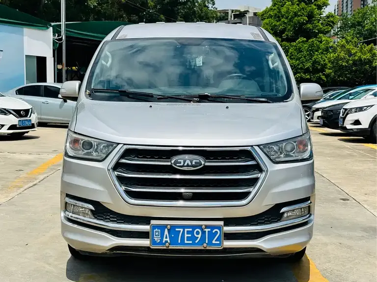Refine M4 1.9 T Diesel Manual Luxury