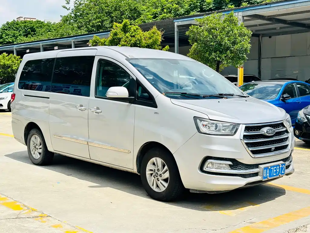 Refine M4 1.9 T Diesel Manual Luxury