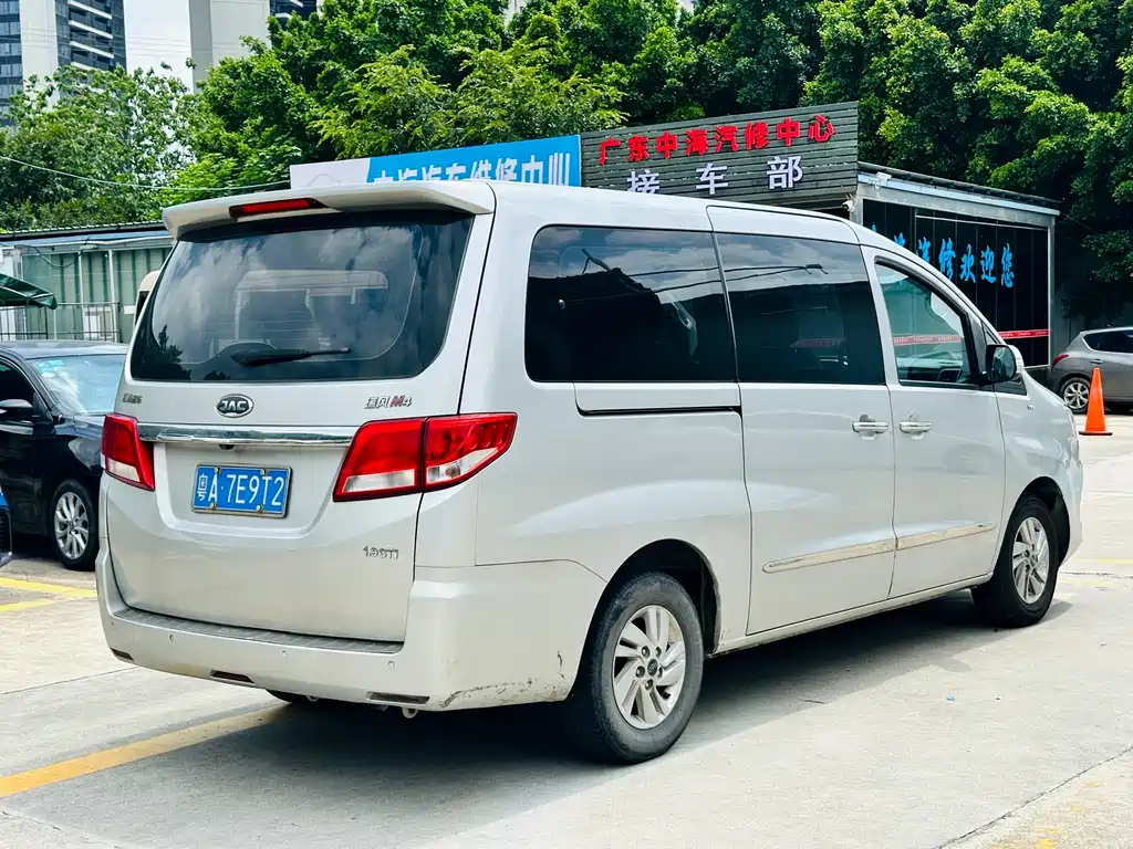 Refine M4 1.9 T Diesel Manual Luxury