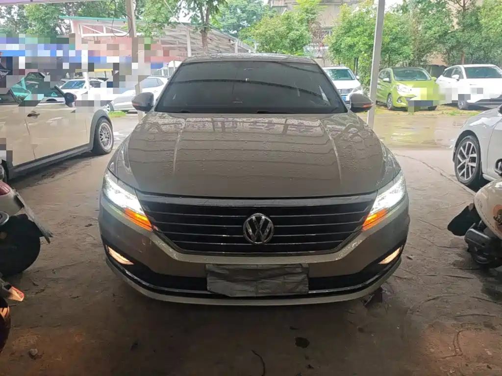 Lavida 1.5 L Auto Vision CN-VI