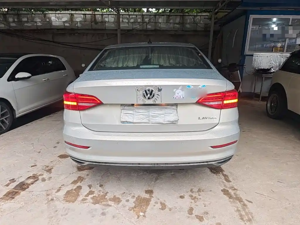 Lavida 1.5 L Auto Vision CN-VI